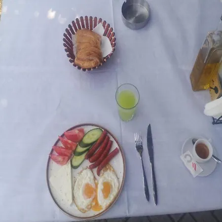 Antonia Ξενοδοχείο *