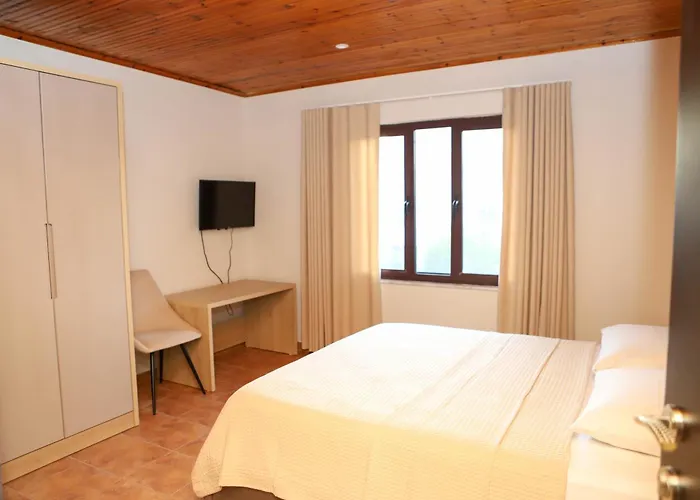 Отель Antonia Laknas