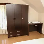 Hotel Antonia Ljaknasi