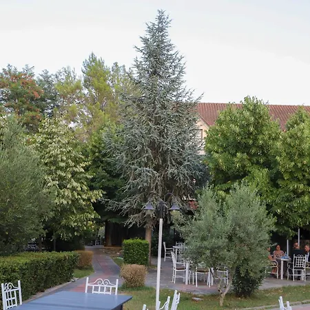 Antonia Hotel *